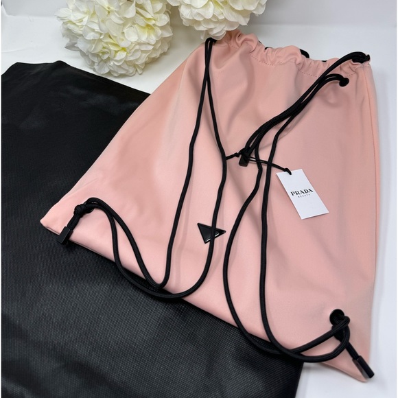 Elegant PRADA Beauty Reversible backpack w/Logo - Picture 2 of 2